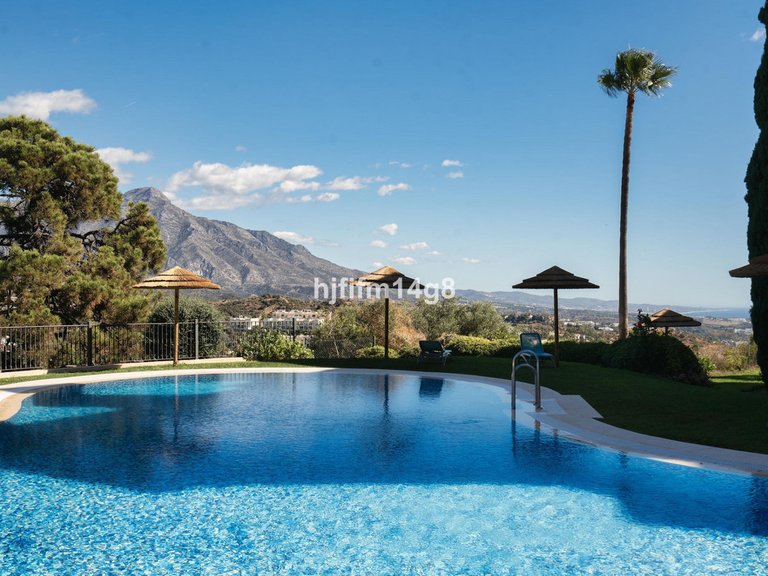 Apartment for Sale in Benahavís, Malaga 17