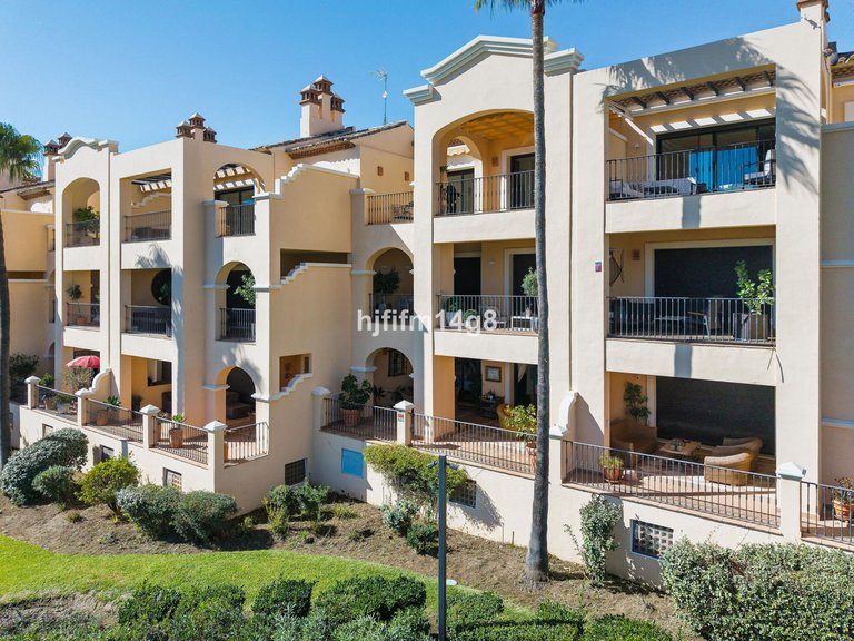 Apartment for Sale in Benahavís, Malaga 18