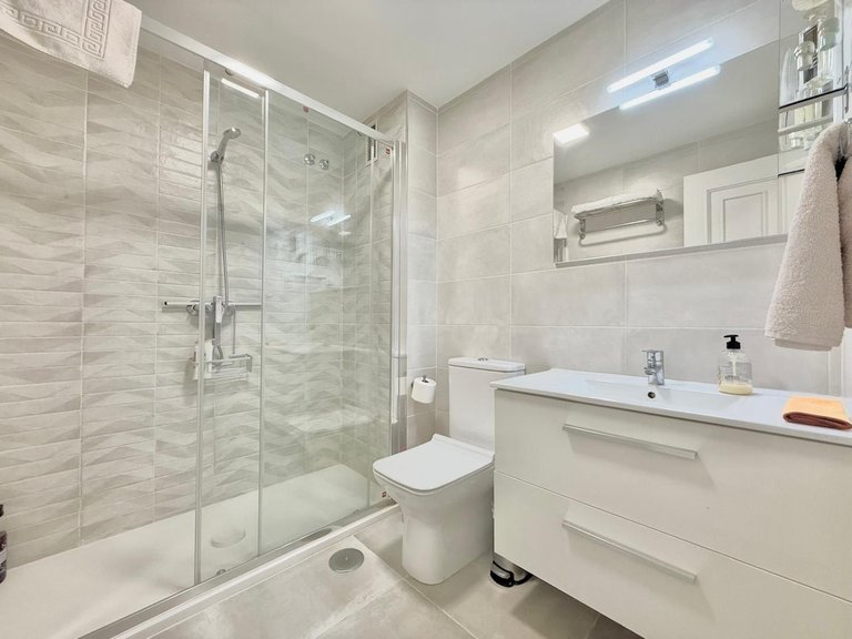 Apartment for Sale in Fuengirola, Malaga 17
