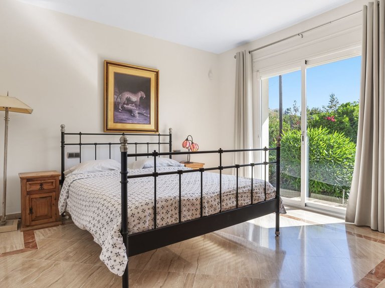 Villa for Sale in Benahavís, Malaga 10
