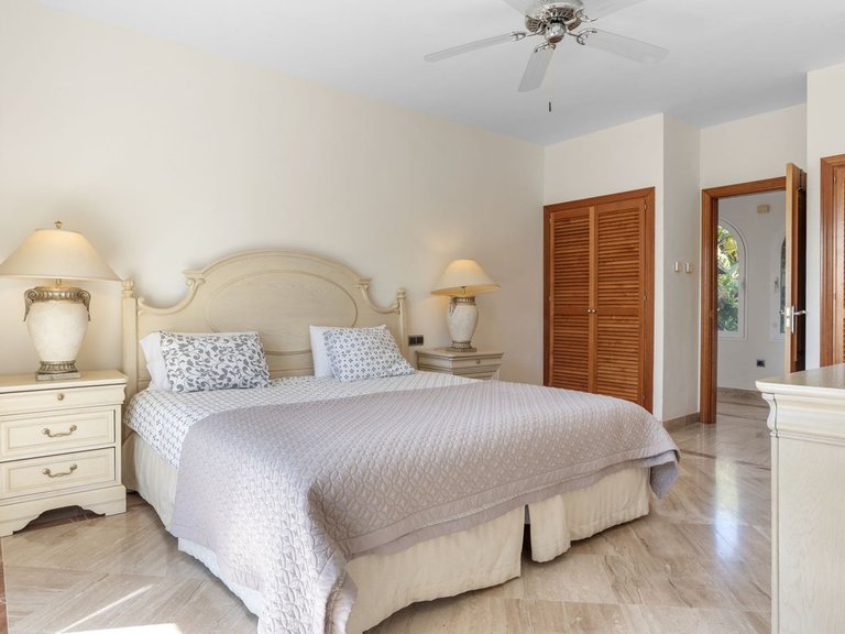 Villa for Sale in Benahavís, Malaga 13