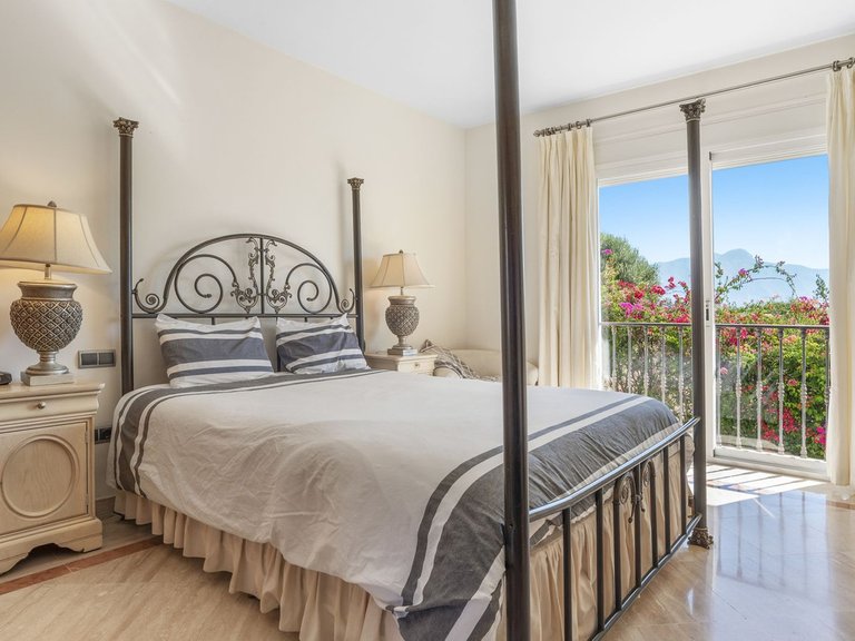 Villa for Sale in Benahavís, Malaga 19