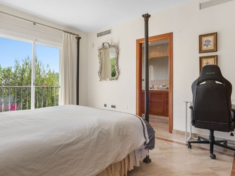 Villa for Sale in Benahavís, Malaga 20