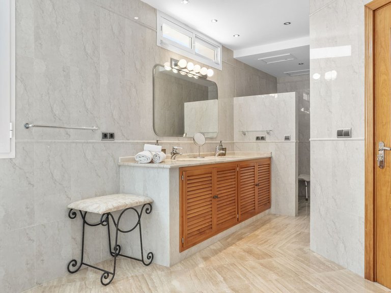 Villa for Sale in Benahavís, Malaga 26