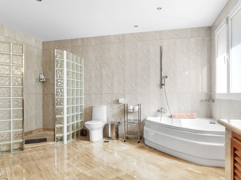 Villa for Sale in Benahavís, Malaga 27