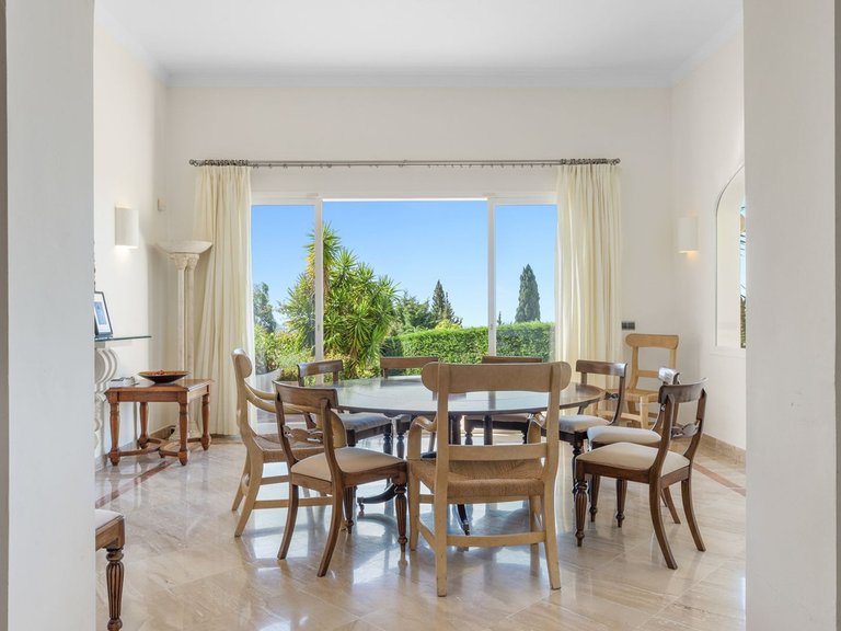 Villa for Sale in Benahavís, Malaga 28