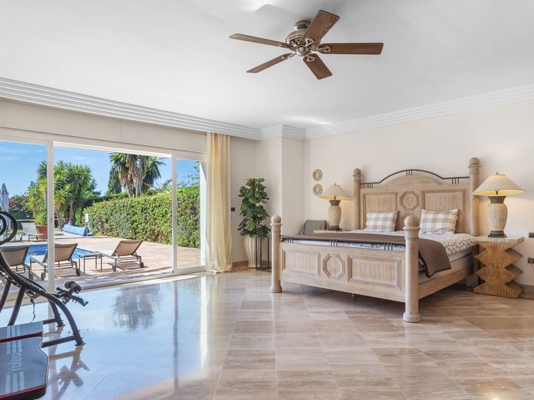 Villa for Sale in Benahavís, Malaga 31