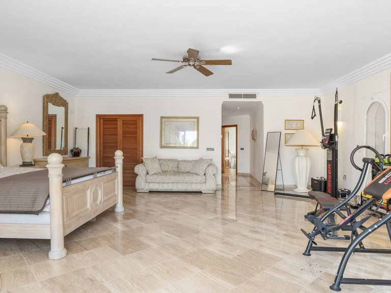 Villa for Sale in Benahavís, Malaga 32