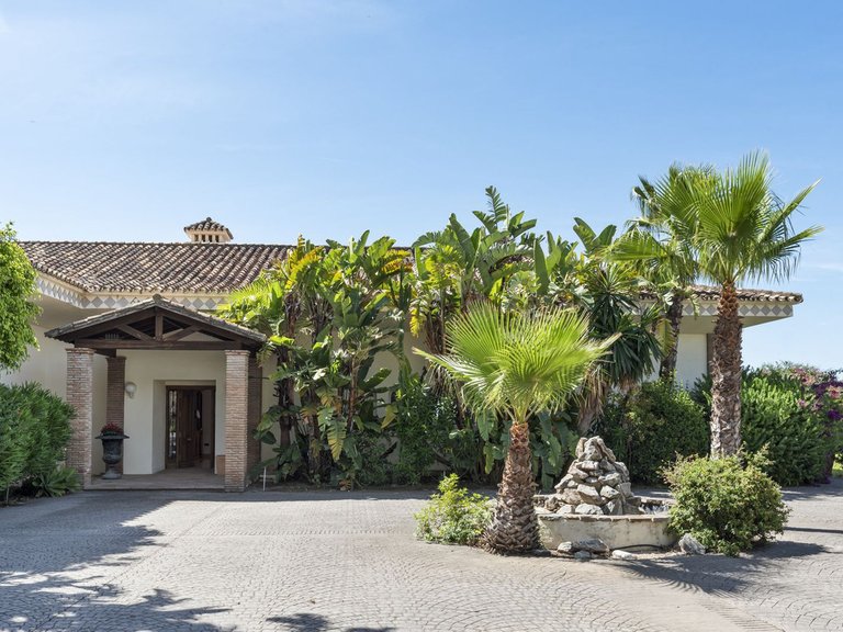 Villa for Sale in Benahavís, Malaga 34