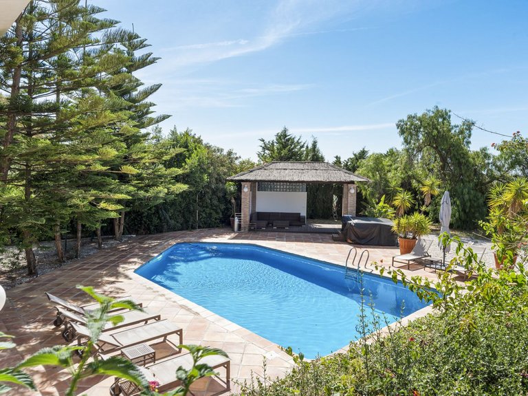 Villa for Sale in Benahavís, Malaga 38