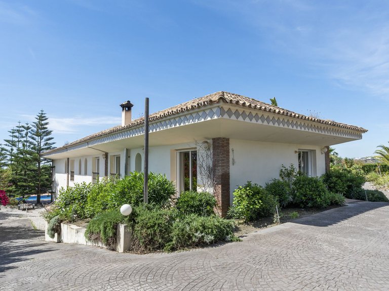Villa for Sale in Benahavís, Malaga 42