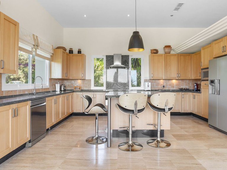 Villa for Sale in Benahavís, Malaga 9