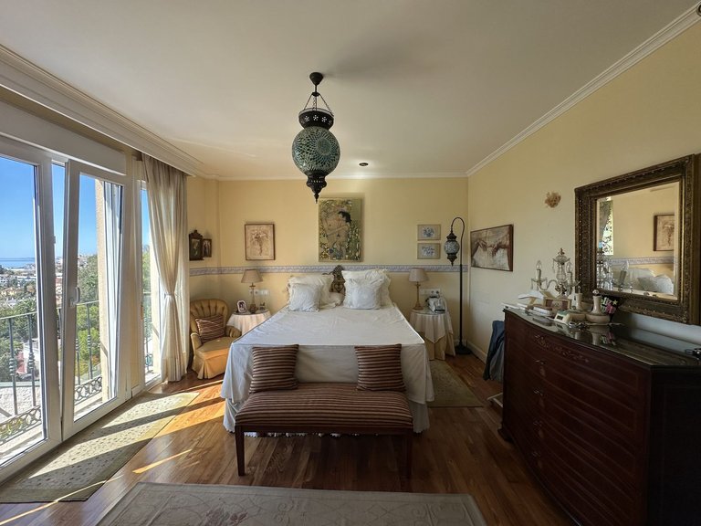 Villa for Sale in Cerrado De Calderón, Malaga 28
