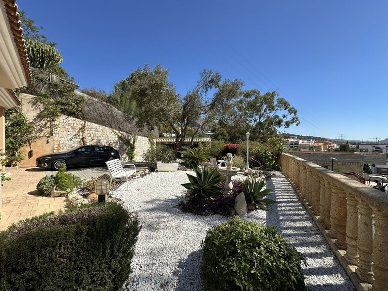 Villa for Sale in Cerrado De Calderón, Malaga 3