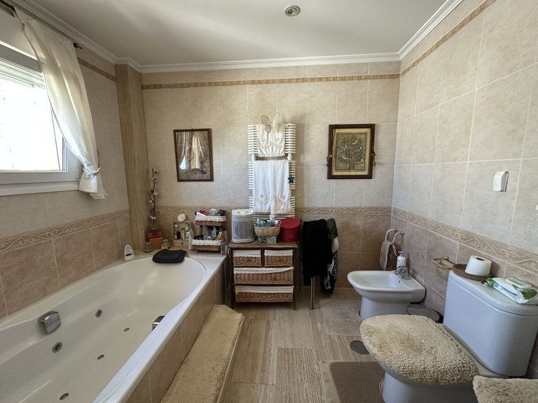 Villa for Sale in Cerrado De Calderón, Malaga 30