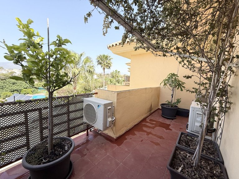 Villa for Sale in Selwo, Malaga 30