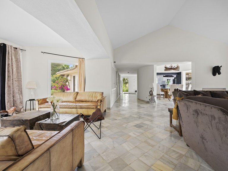 Villa for Sale in Benahavís, Malaga 12