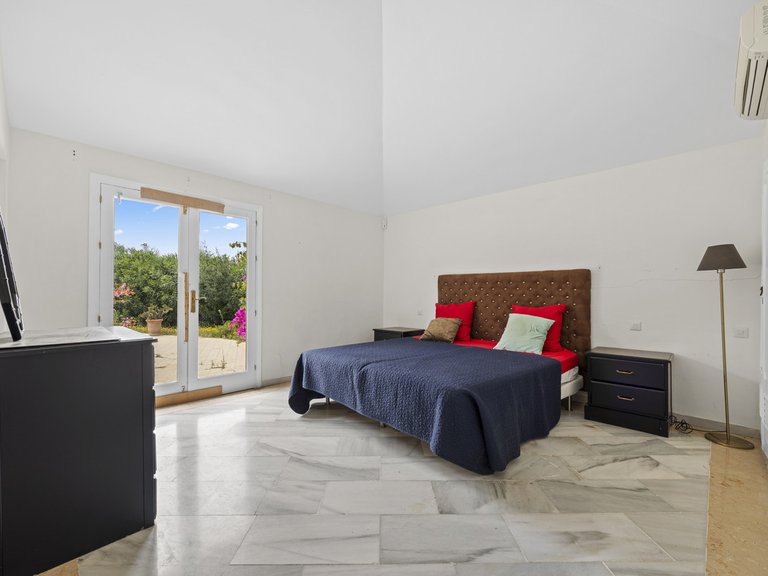 Villa for Sale in Benahavís, Malaga 13