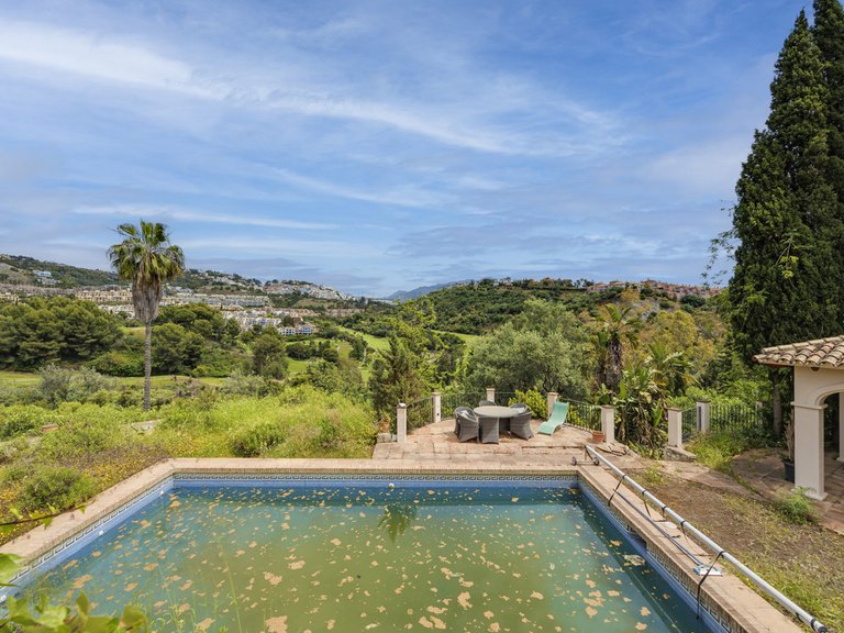 Villa for Sale in Benahavís, Malaga 25