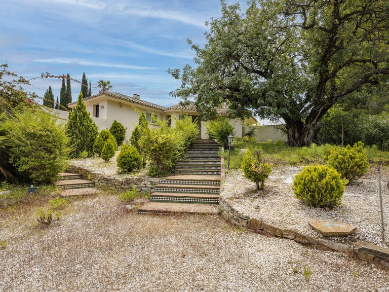 Villa for Sale in Benahavís, Malaga 33