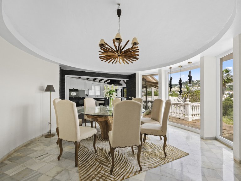 Villa for Sale in Benahavís, Malaga 5