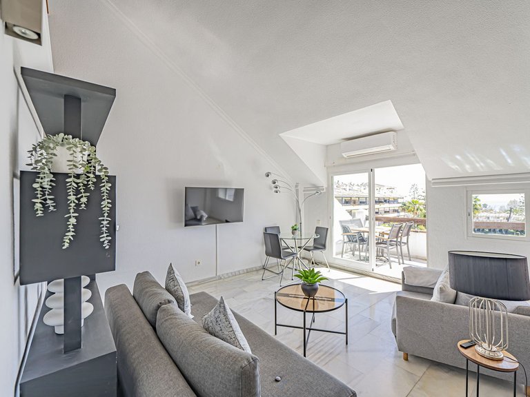 Apartment for Sale in The Golden Mile, Malaga 5
