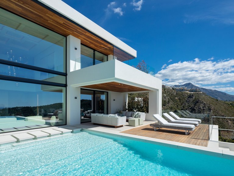 Villa for Sale in Benahavís, Malaga 11