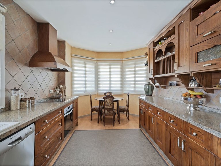 Villa for Sale in Estepona, Malaga 20