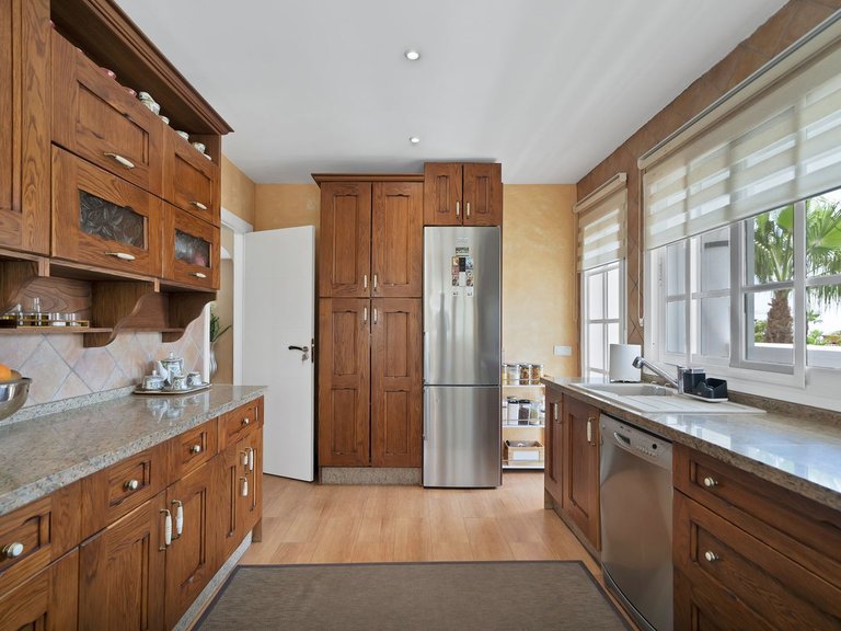 Villa for Sale in Estepona, Malaga 23