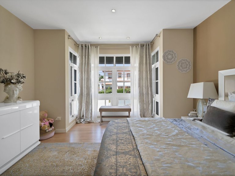 Villa for Sale in Estepona, Malaga 25