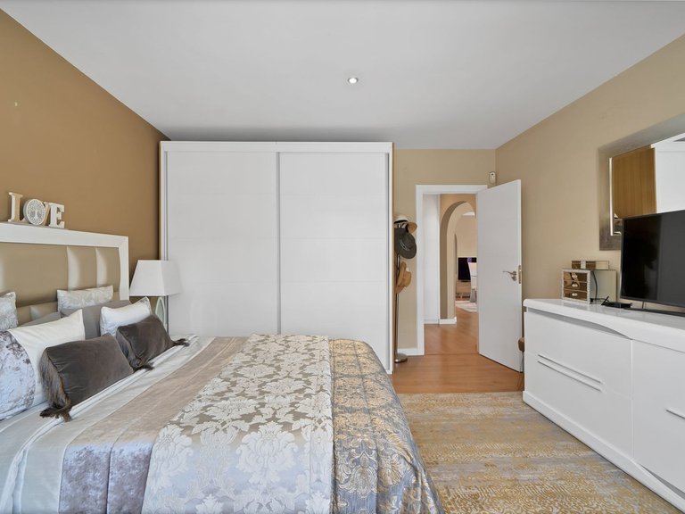 Villa for Sale in Estepona, Malaga 26
