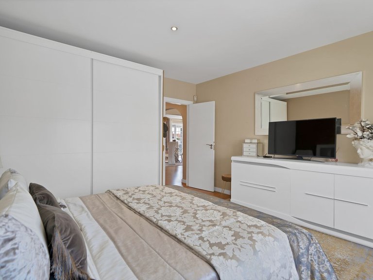Villa for Sale in Estepona, Malaga 27