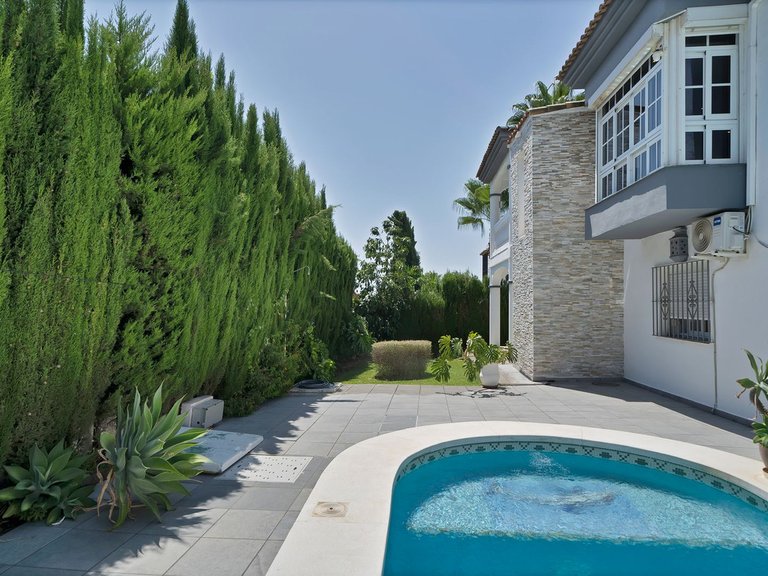 Villa for Sale in Estepona, Malaga 3