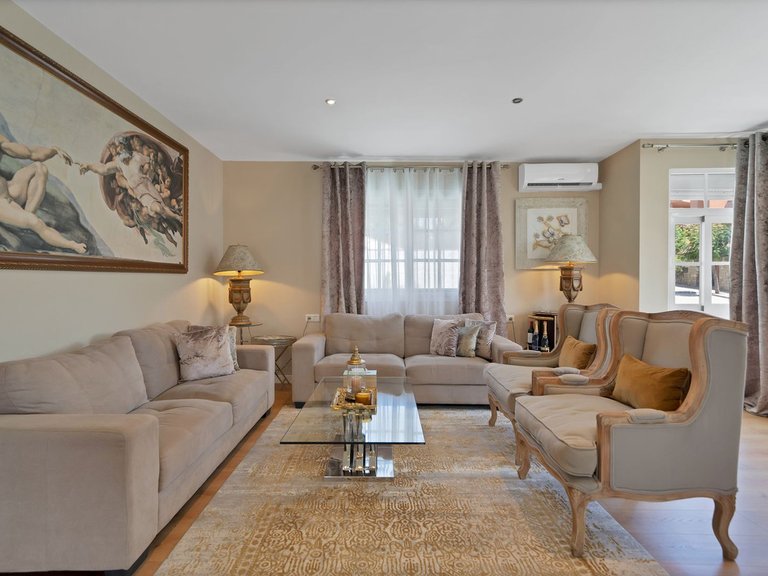 Villa for Sale in Estepona, Malaga 32