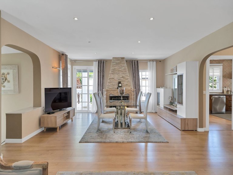 Villa for Sale in Estepona, Malaga 35