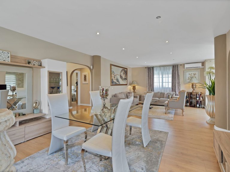 Villa for Sale in Estepona, Malaga 38