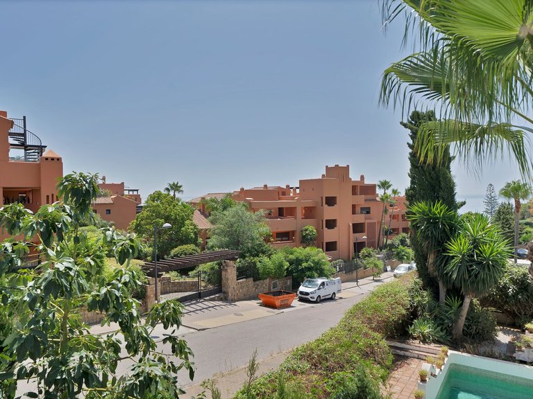 Villa for Sale in Estepona, Malaga 42