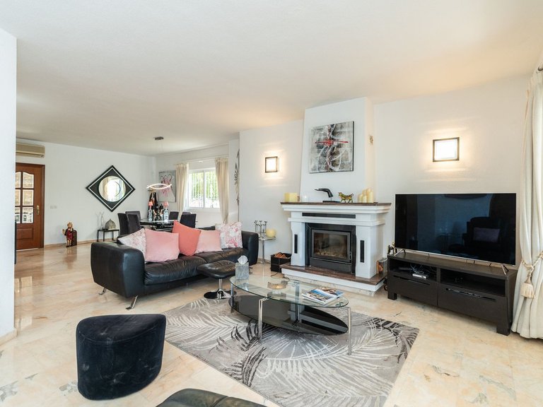 Villa for Sale in Marbesa, Malaga 14