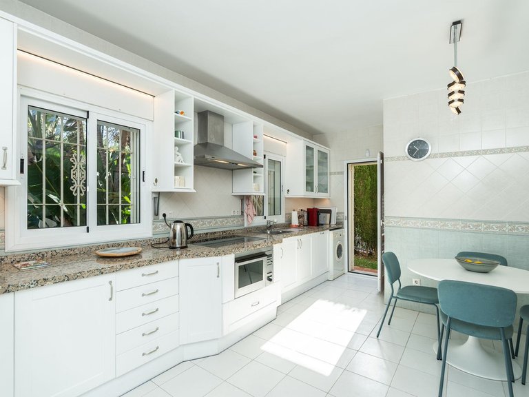 Villa for Sale in Marbesa, Malaga 16
