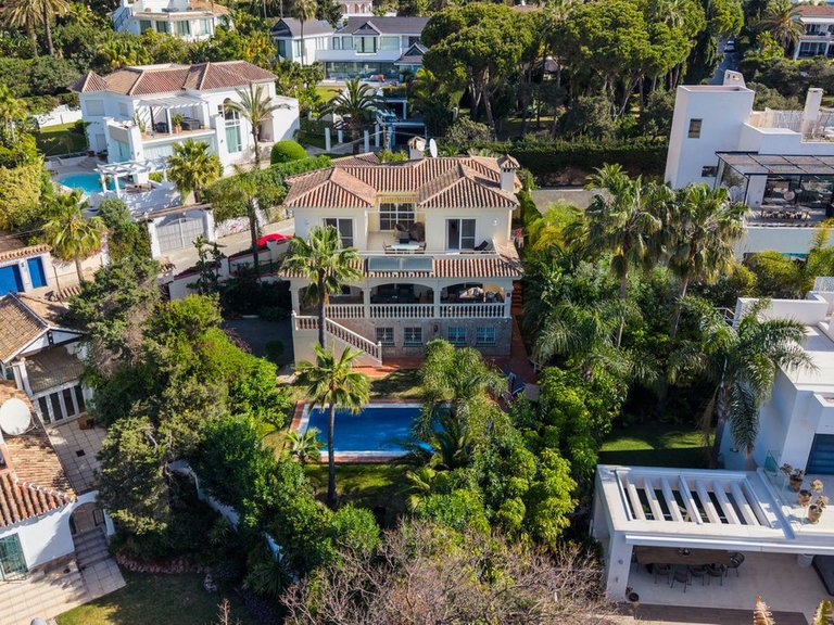 Villa for Sale in Marbesa, Malaga 38