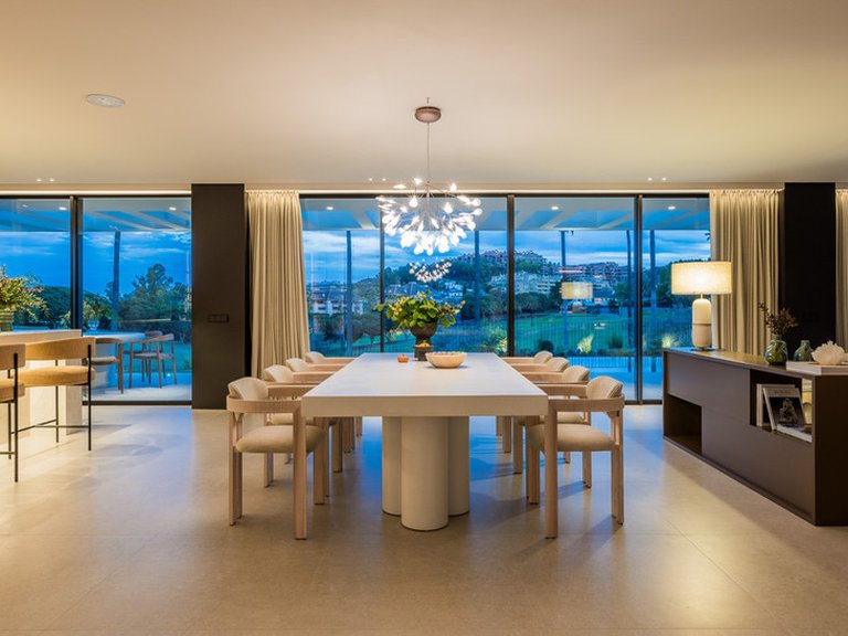 Villa for Sale in Nueva Andalucía, Malaga 10