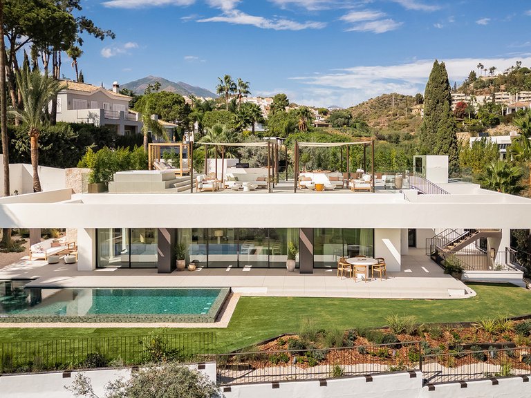 Villa for Sale in Nueva Andalucía, Malaga 23
