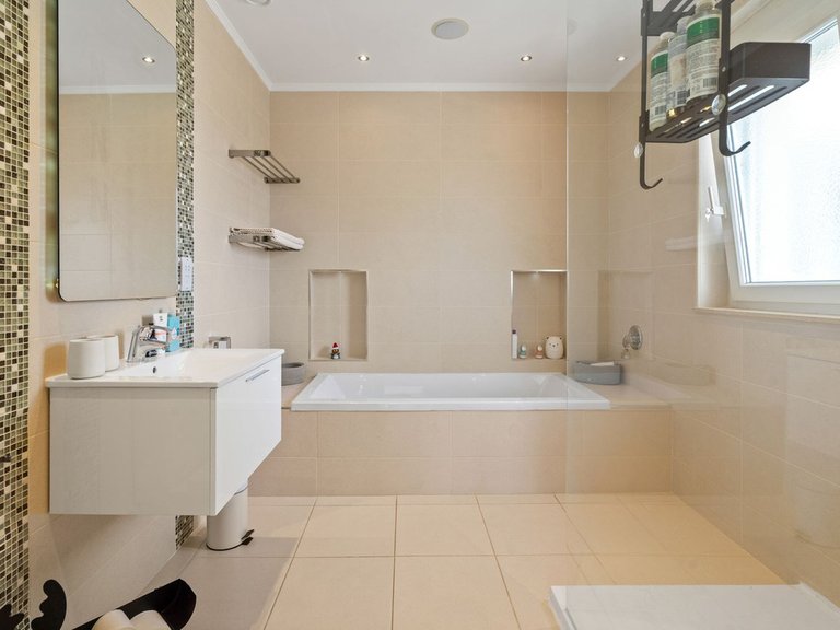 Villa for Sale in Alhaurín El Grande, Malaga 19