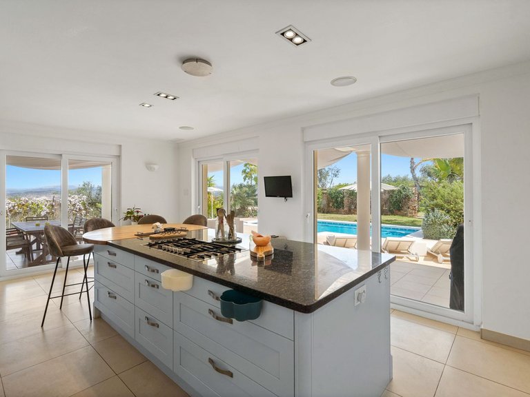 Villa for Sale in Alhaurín El Grande, Malaga 34