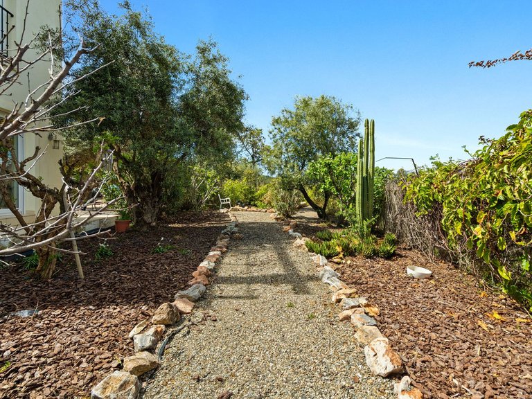 Villa for Sale in Alhaurín El Grande, Malaga 42