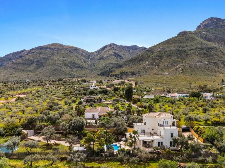 Villa for Sale in Alhaurín El Grande, Malaga 52