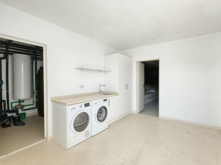 Villa for Sale in Benahavís, Malaga 40