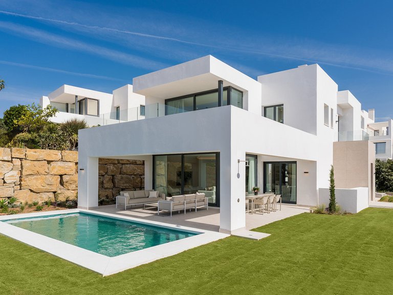 Villa for Sale in Estepona, Malaga 1