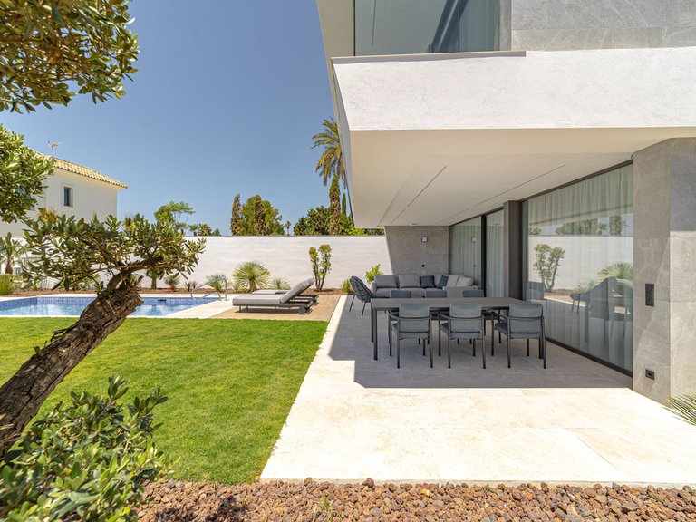Villa for Sale in San Pedro De Alcántara, Malaga 2