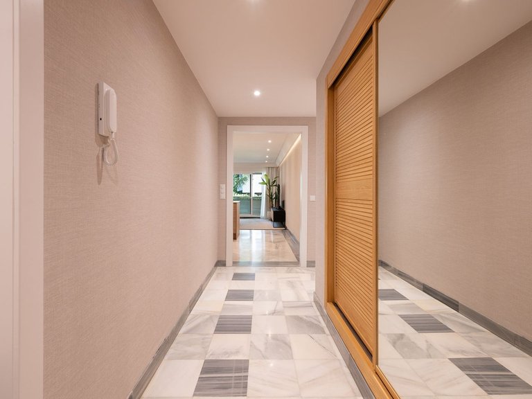 Apartment for Sale in Marbella, Malaga 16